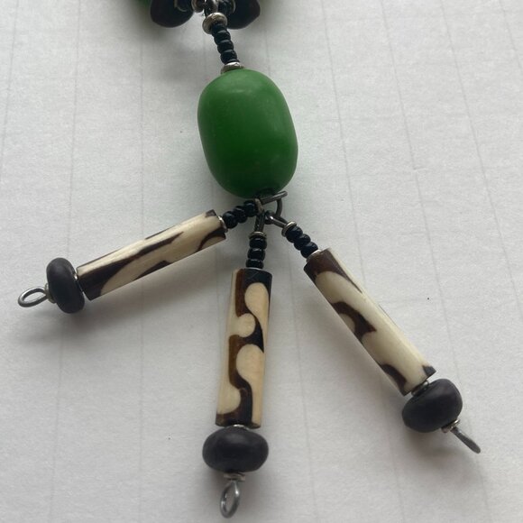 Dangle Necklace Black, Green & Black & White Swirl Beads - Picture 4 of 5